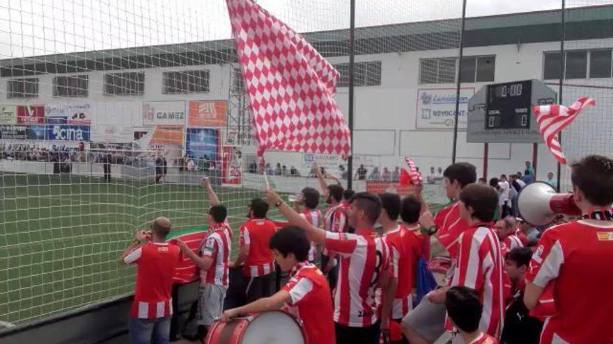 La afición anima al Zamora CF en Mancha Real