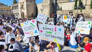 Niños de Infantil y Primaria se convierten en "superhéroes contra el acoso" en Palma del Río