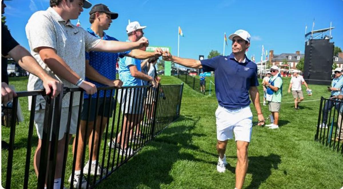 Joaquin Niemann se mantiene firme al frente del torneo en Nueva York