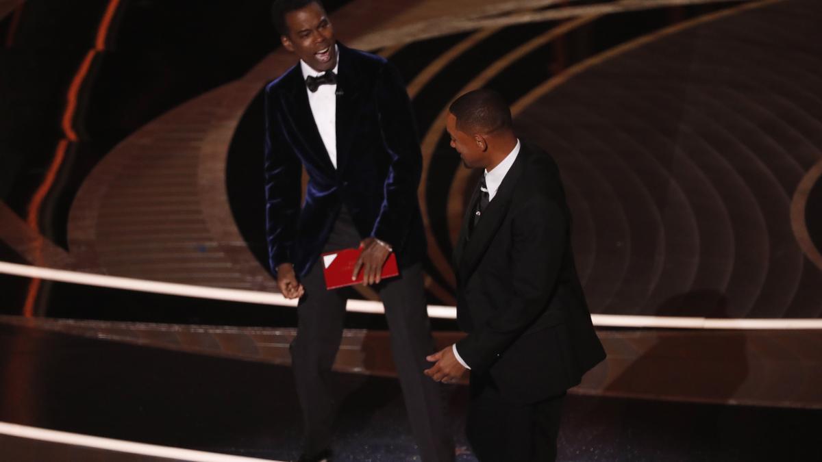 La Academia propuso a Chris Rock presentar los Óscar tras el bofetón de Will Smith.