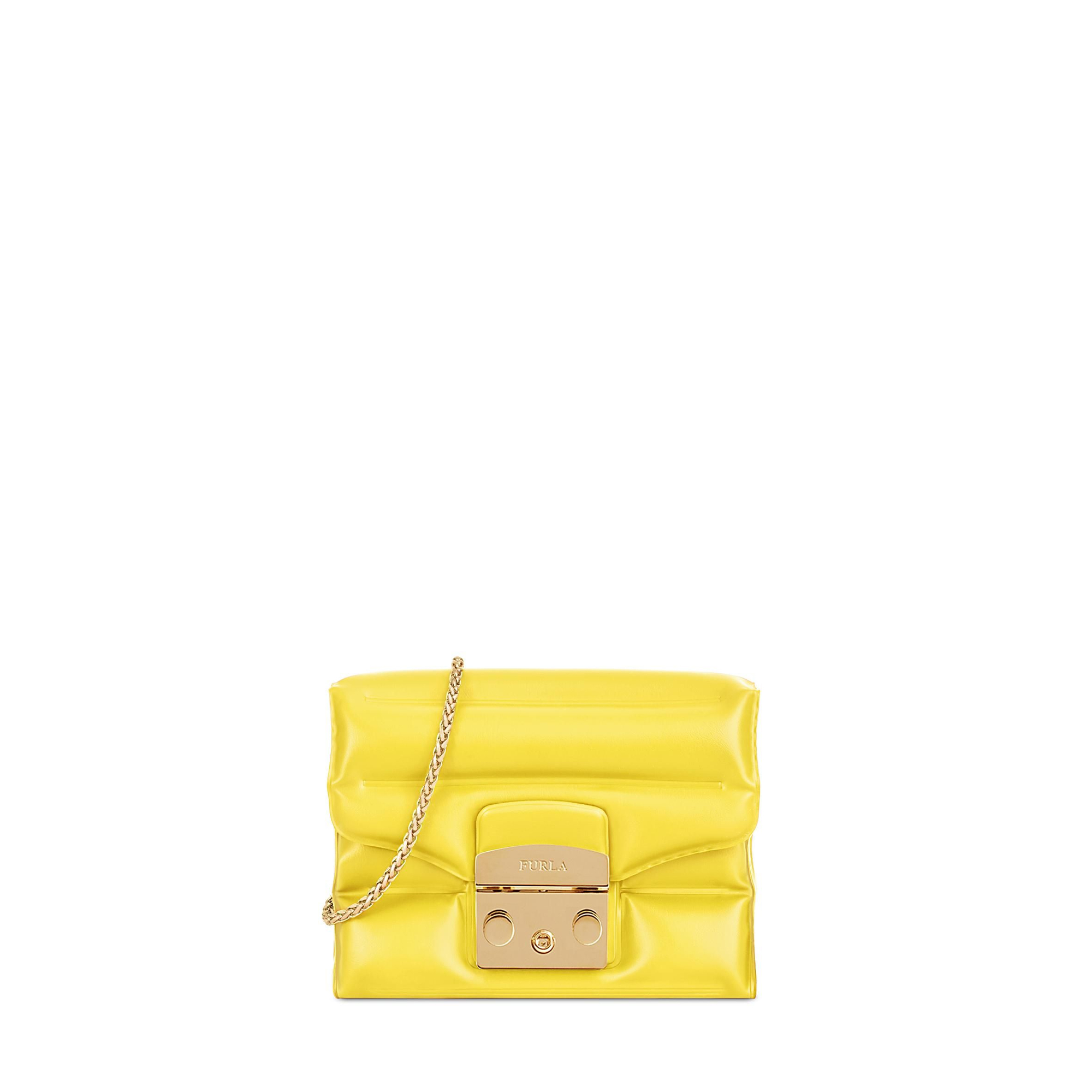 3 tendencias: Remata tu estilismo con un ‘minibag’