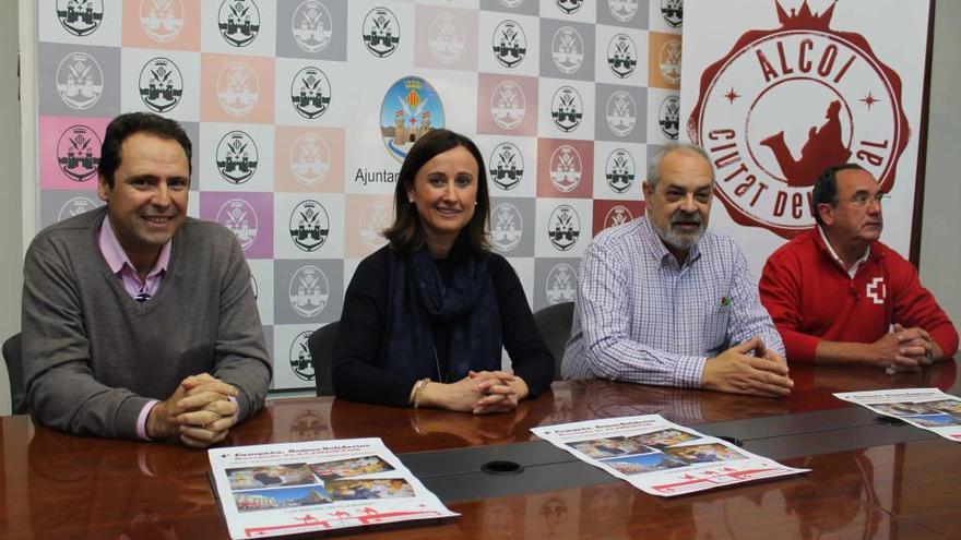 Aroa Mira, Cortés, Sánchez y Jordi Jordá durante la presentación de la campaña