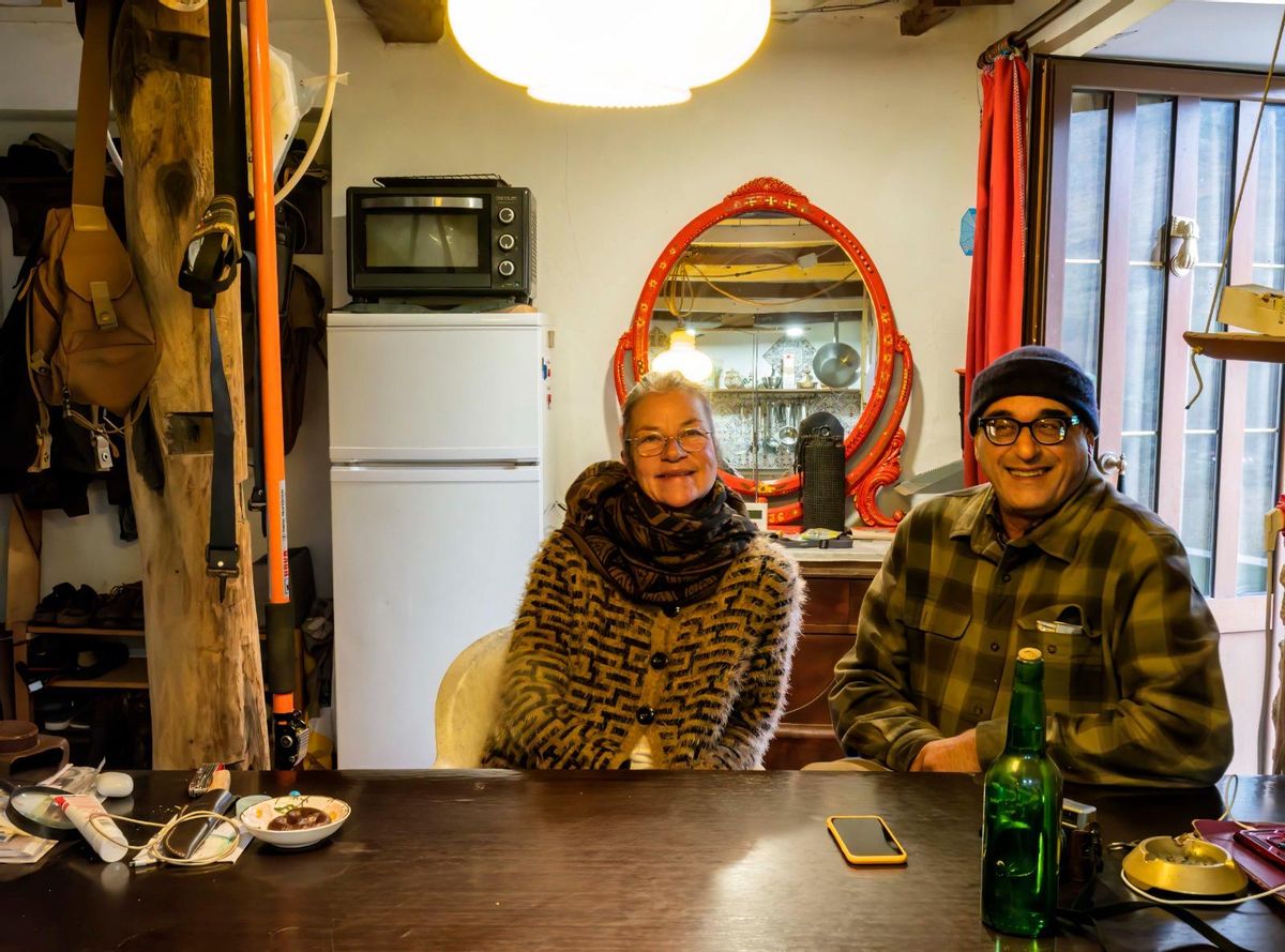 La pareja, en su casa de Turón.