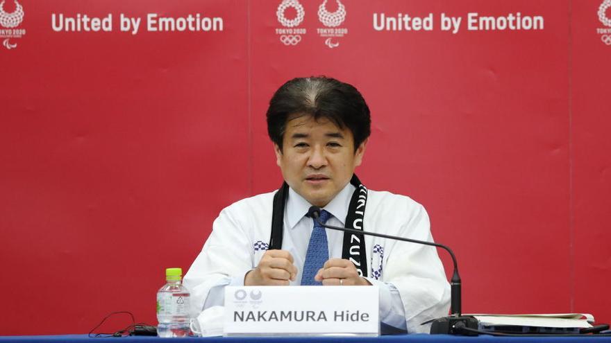 Un miembro del comité organizador de los Juegos de Tokio