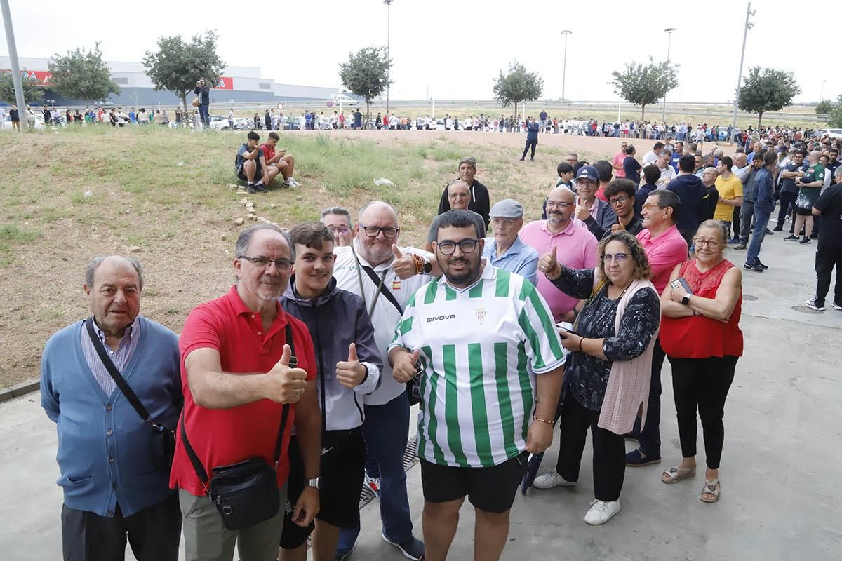 Córdoba CF-Barcelona B | Locura por las entradas en el El Arcángel