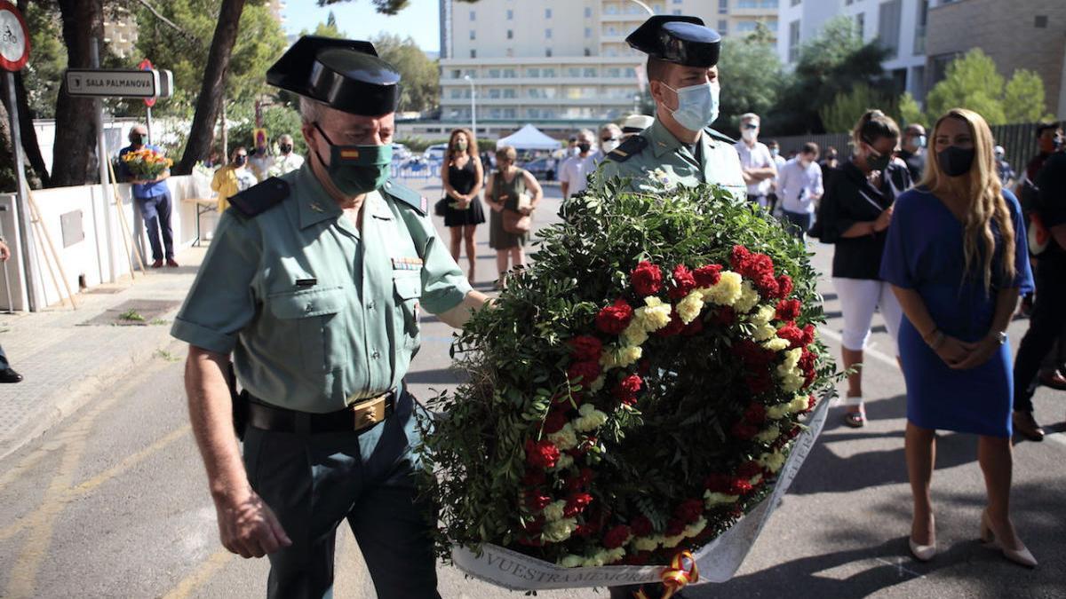 Calvià rinde homenaje en recuerdo de Diego y Carlos las dos últimas víctimas de ETA