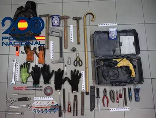 Una persecución a toda velocidad tras un robo frustrado en Gijón: así fue la detención de seis personas que estaban sustrayendo cobre