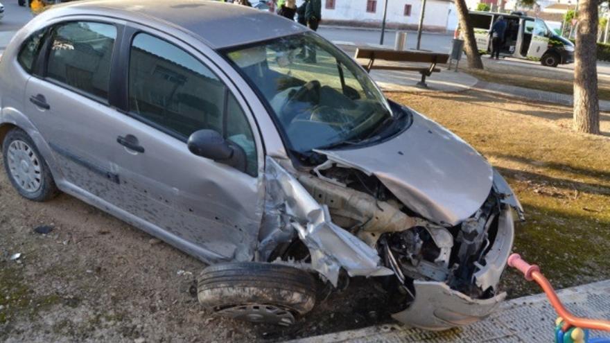 Un conductor ebrio atropella a un peatón en Torres de Berrellén, huye y choca con un turismo cerca de Zaragoza