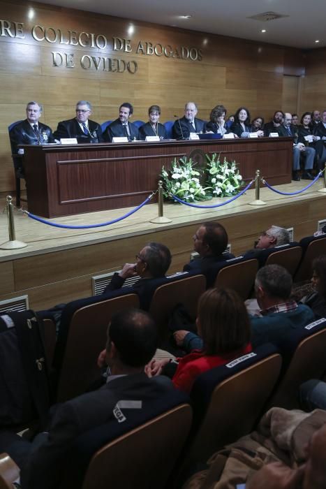 Entrega de la gran cruz del mérito al exdecano del Colegio de Abogados e inauguración de las nuevas instalaciones