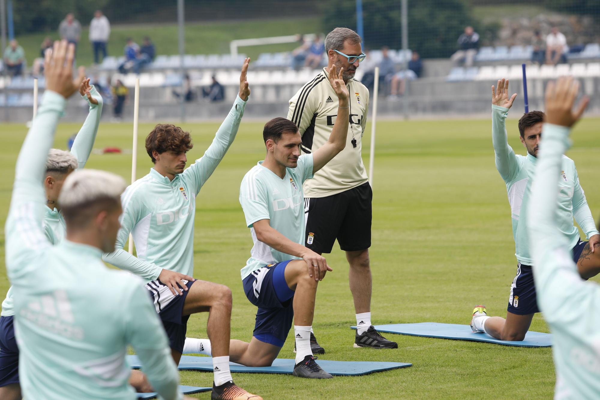 EN IMÁGENES: el primer entrenamiento del Oviedo