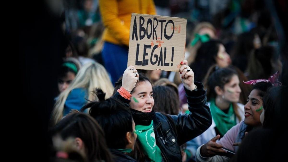 Manifestantes participan en una protesta a favor del aborto en Buenos Aires, en mayo del 2019.