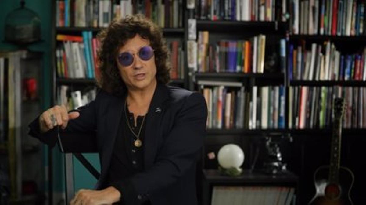 Enrique Bunbury, en un momento del documental que acaba de ser nominado.