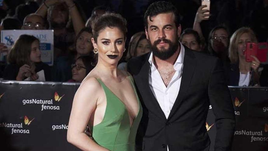 Los actores Mario Casas y Blanca Suárez.