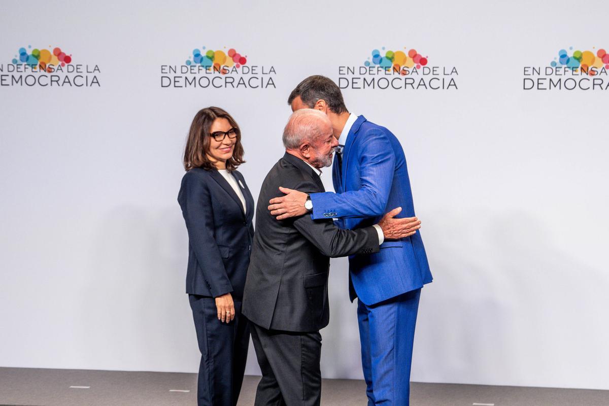 IV Reunión en defensa de la democracia
