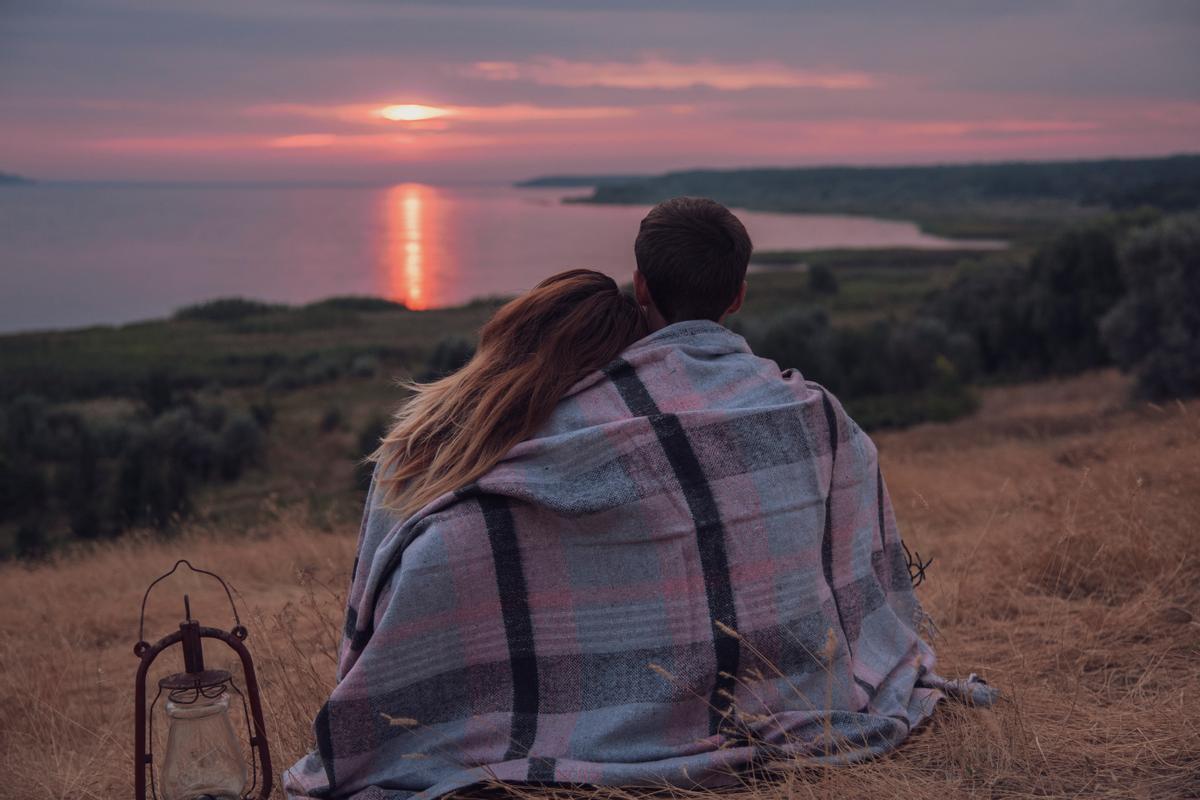 Una pareja de enamorados.