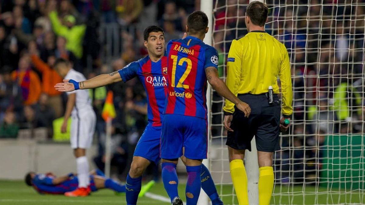 Aytekin tuvo una polémica actuación en el Barça-PSG