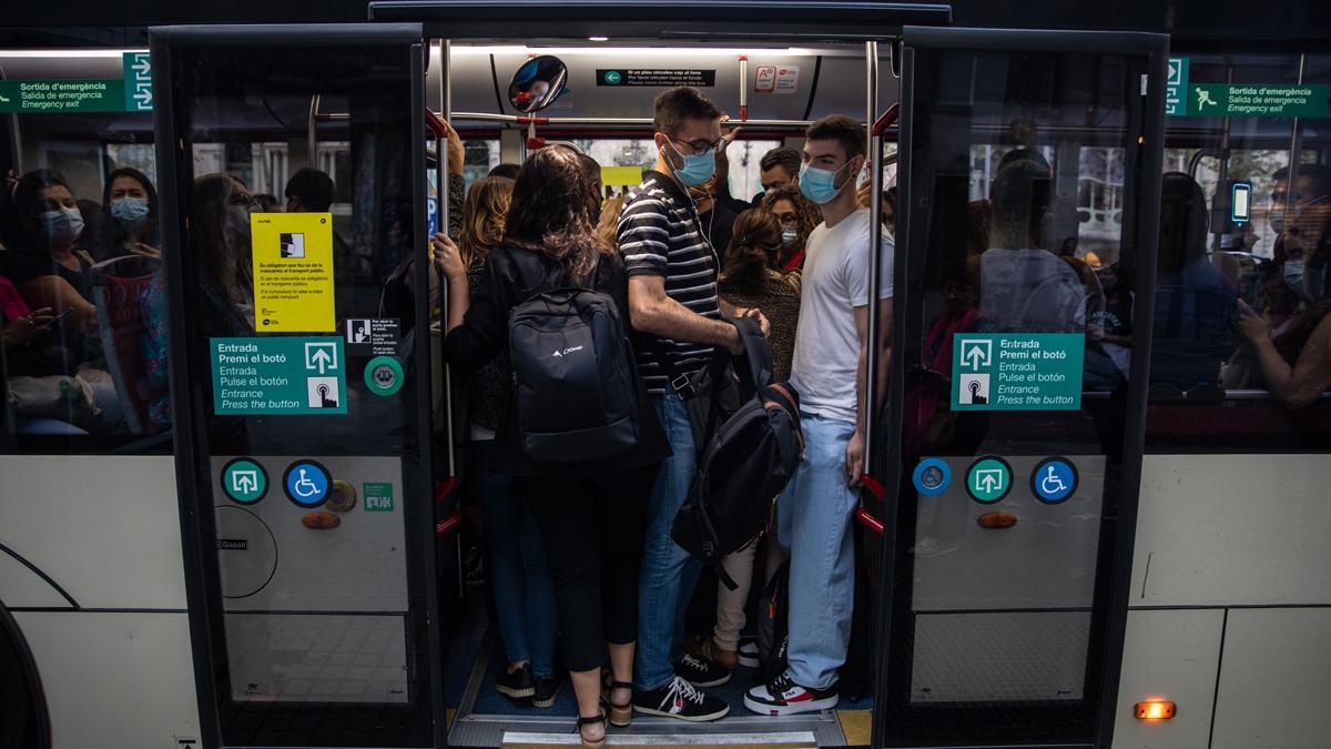 Primer día de huelga de autobuses en Barcelona