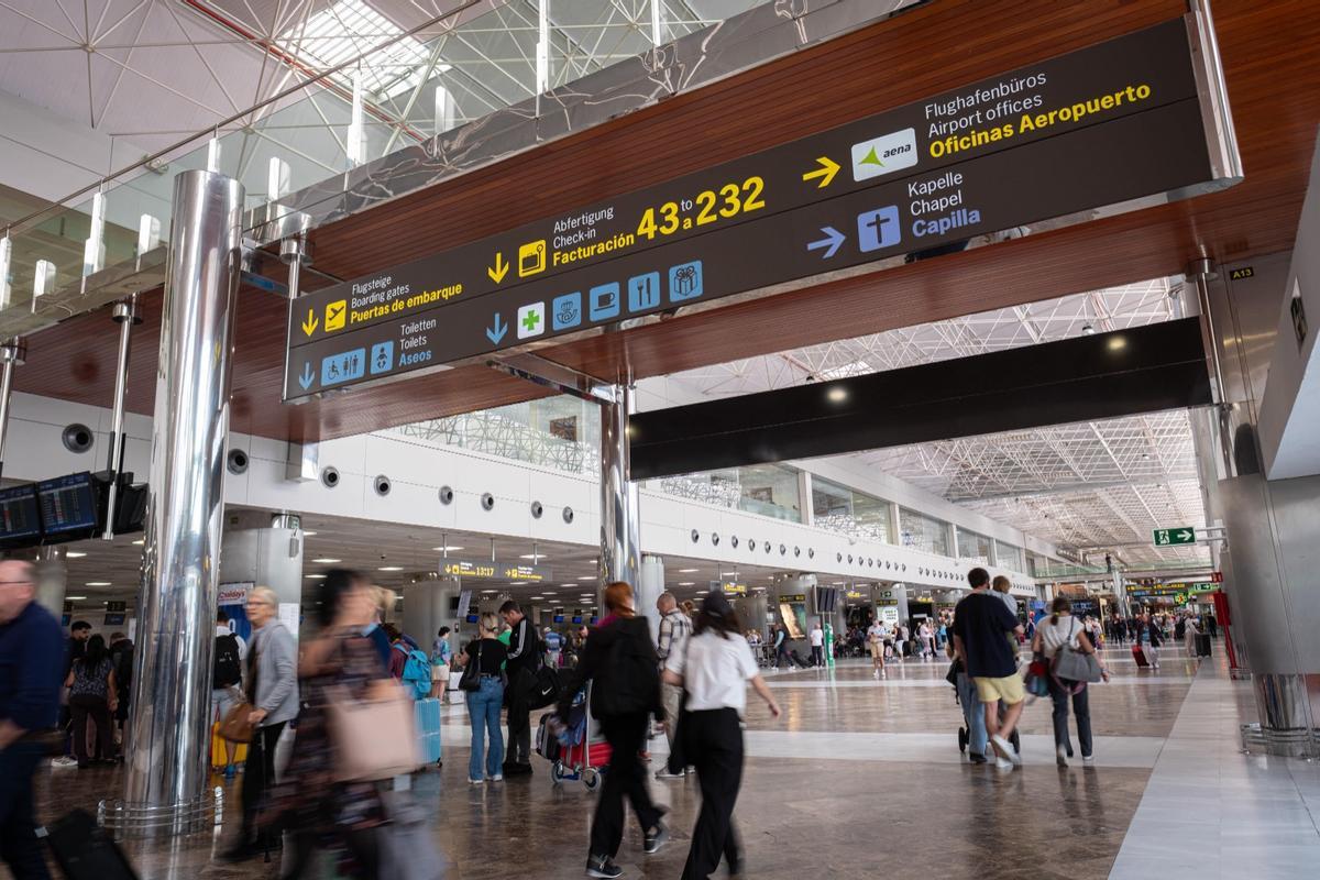 Terminal del Aeropuerto Tenerife Sur.