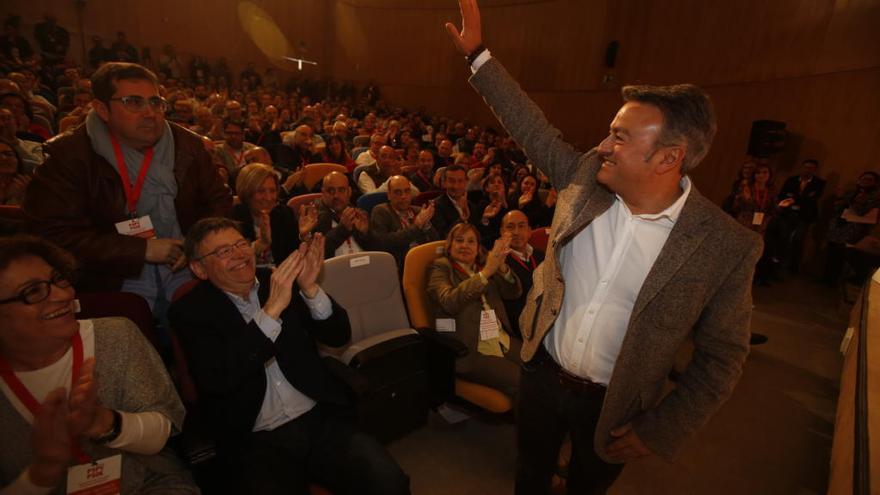 Los socialistas ratifican a José Chulvi como líder en Alicante