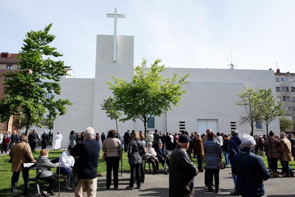 Inauguración de la nueva parroquia de Santa Olaya