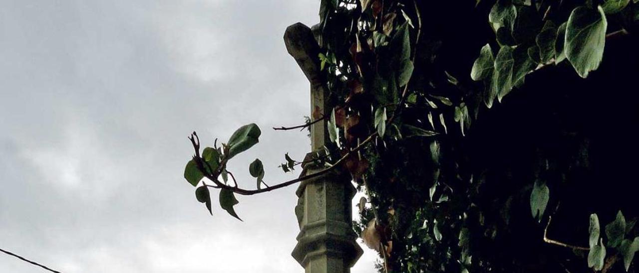 Una cruz de término fue primer plano de Jean.