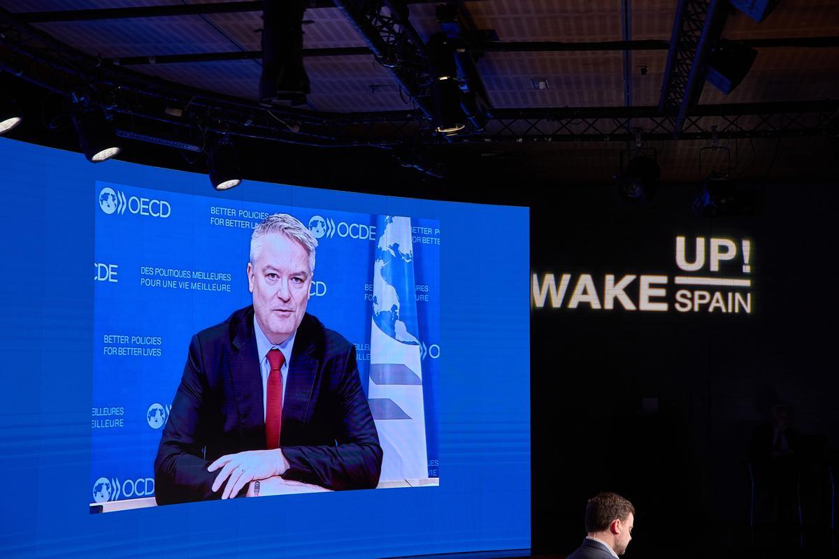 El secretario general de la OCDE, Mathias Cormann, realiza por videoconferencia una intervención sobre el mercado laboral en España, durante la quinta y última jornada de la tercera edición del foro Wake Up, Spain!, en Casa de América, a 30 de marzo de