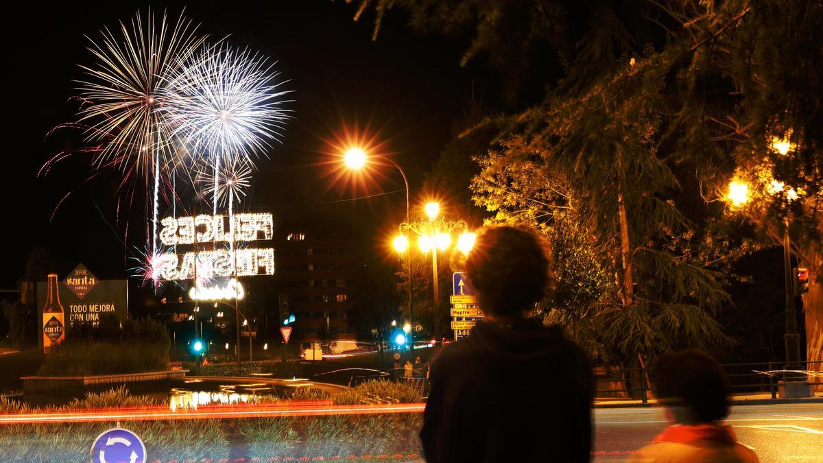 Así ha sido el espectacular final de los Fuegos de San Mateo: 15.000 cohetes iluminan el cielo ovetense en la recta final de las fiestas