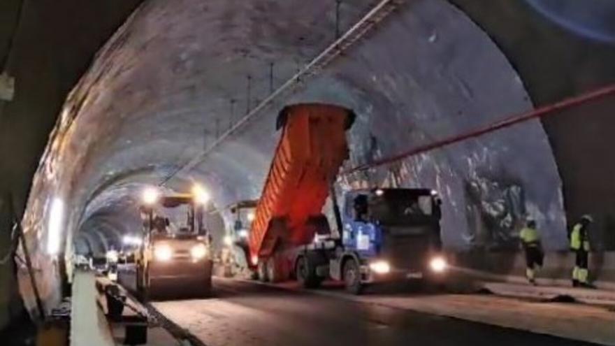 Comienza el asfaltado del doble túnel de Faneque en la carretera de La Aldea