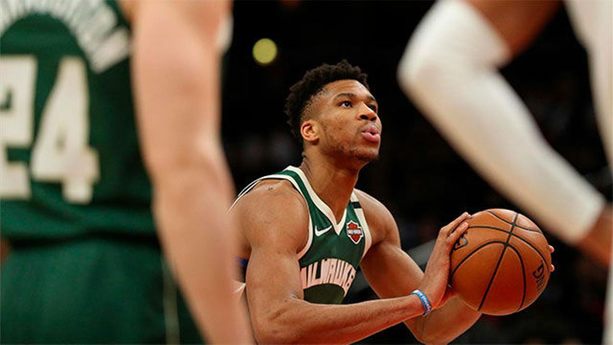 Victoria de Milwaukee Bucks en el Scotiabank Arena