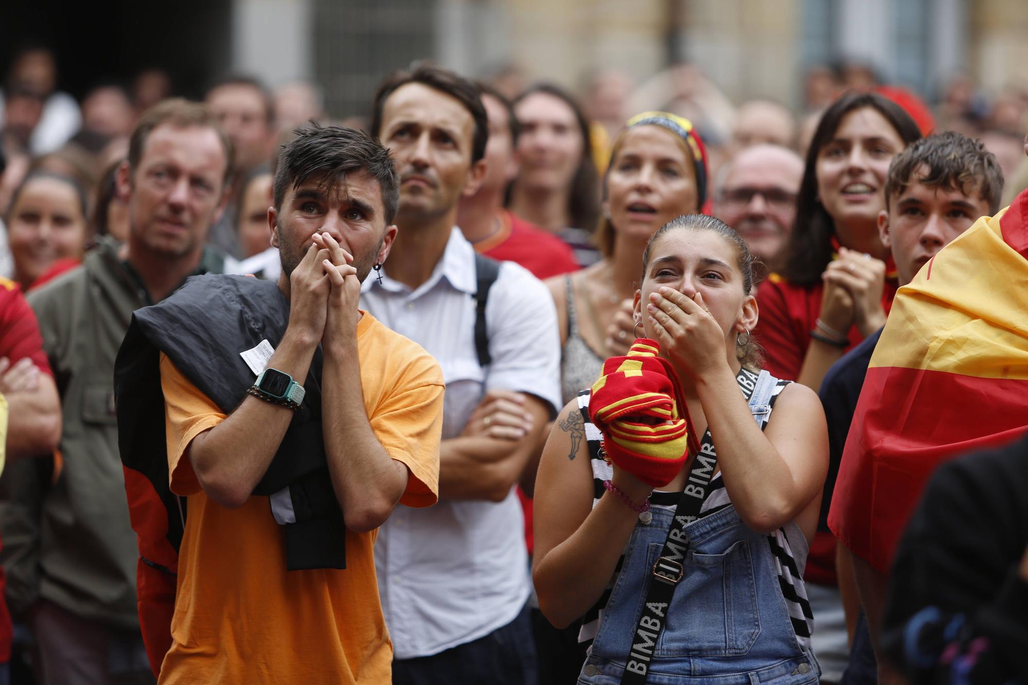 Gijón se vuelca (pese a la lluvia) animando a España en la final del Mundial de fútbol femenino