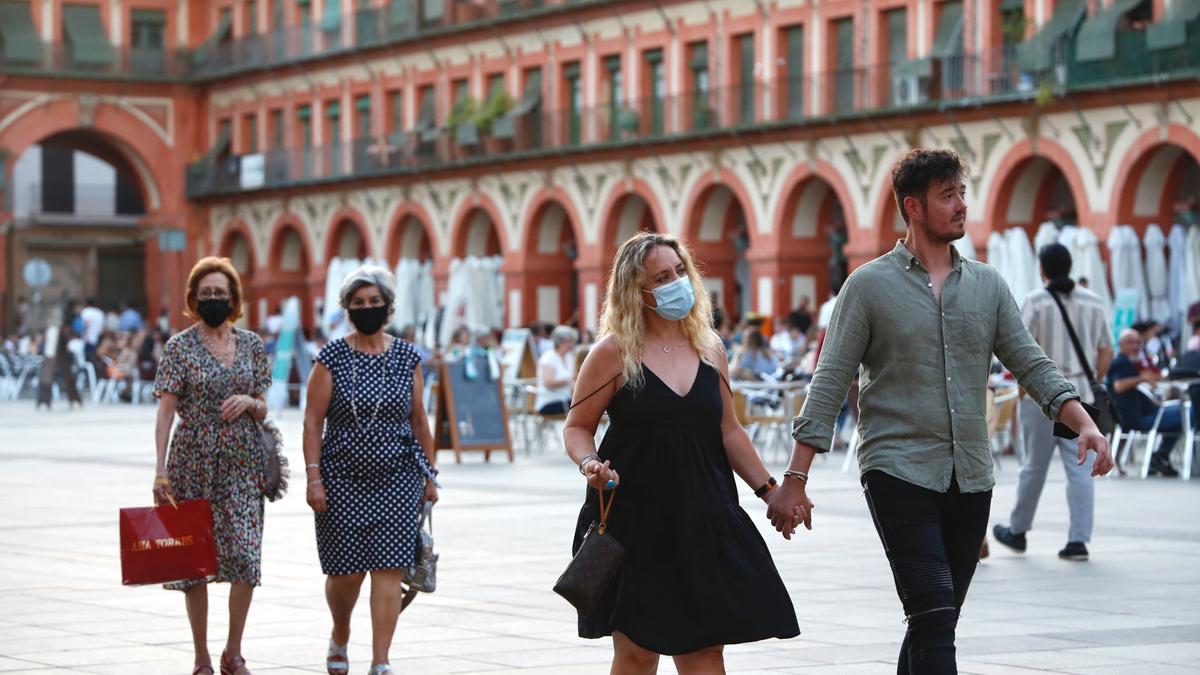 En imágenes: los cordobeses ya pueden salir a la calle sin mascarilla