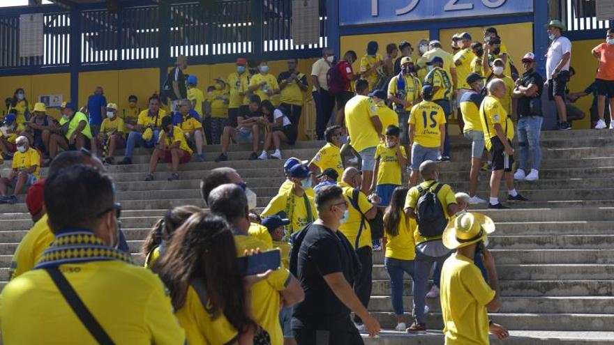 Ambiente durante el derbi en el Estadio de Gran Canaria