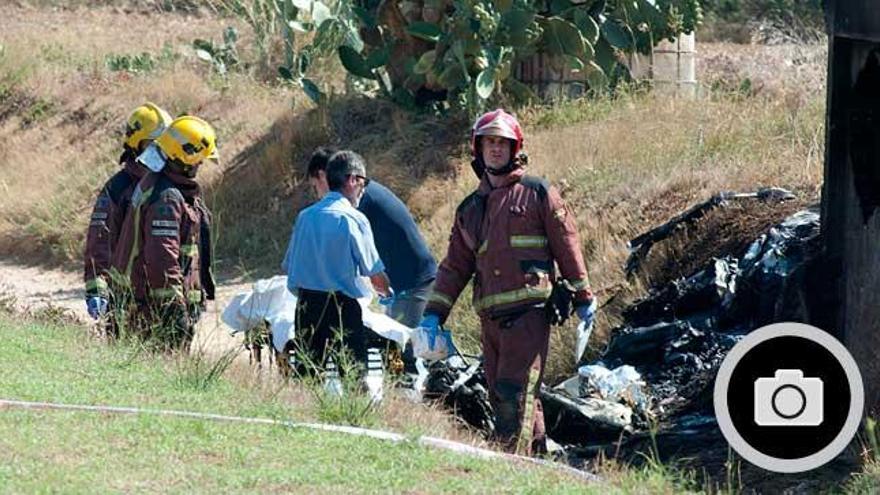 Dos mallorquines mueren en un accidente de ultraligero en Girona