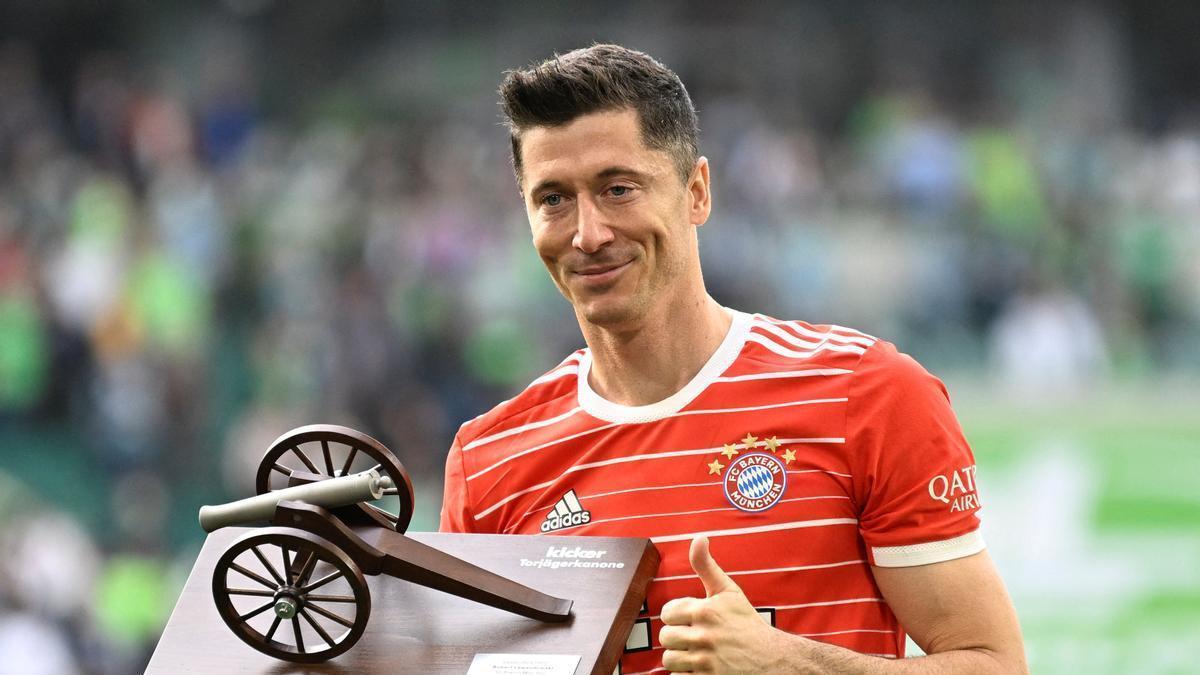 Robert Lewandowski ya es nuevo jugador del FC Barcelona.