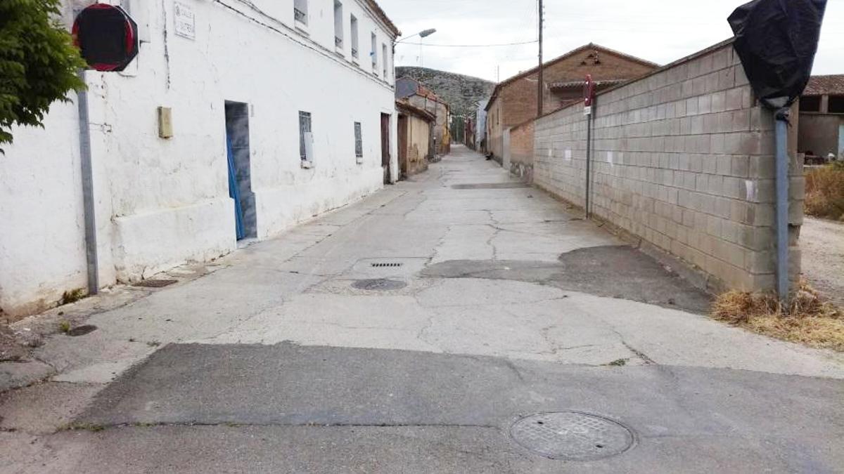 La calle Salitrería, del barrio rural de Zaragoza, Alfocea.