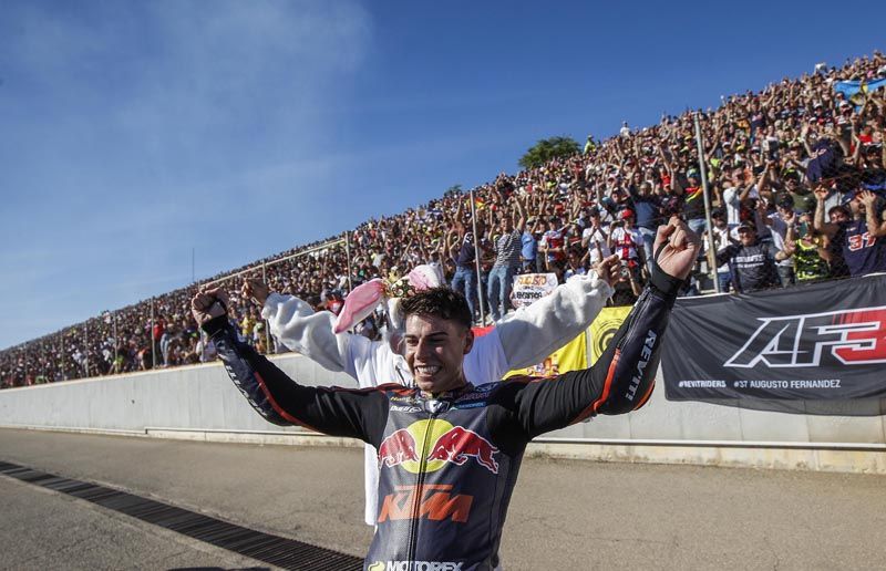 Segunda jornada del Gran Premio de Valencia en Cheste