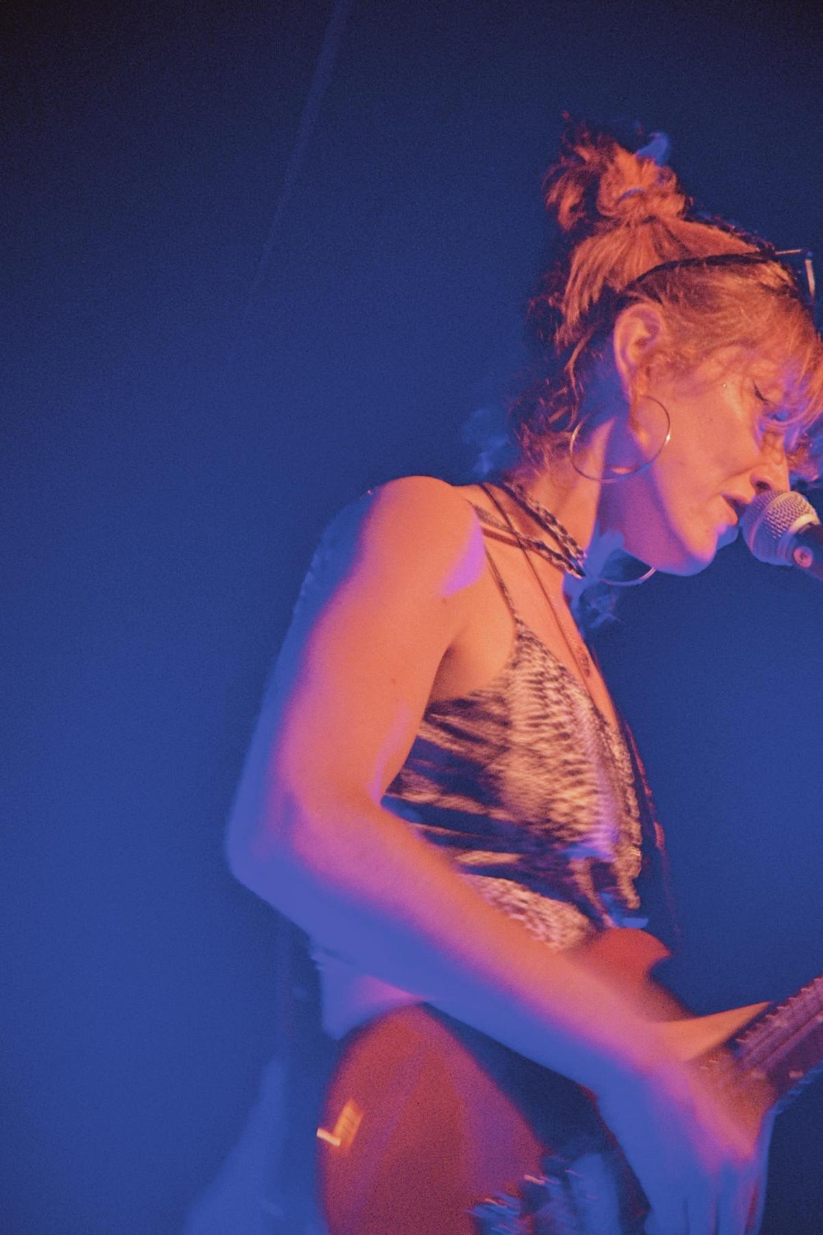 Andrea Calvo durante una de sus actuaciones en directo.