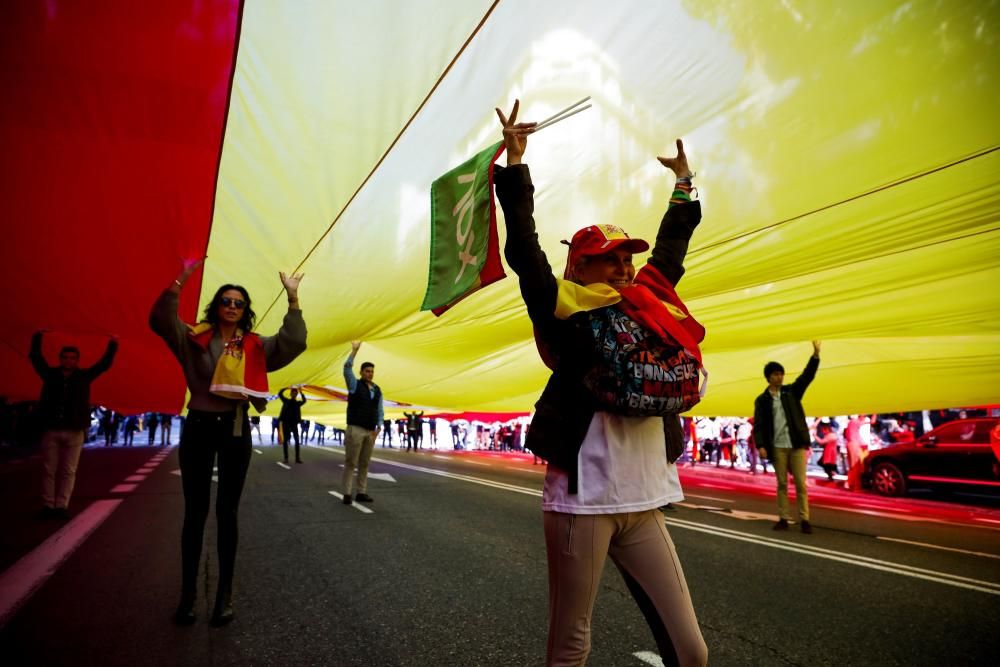 Vox concentra a miles de personas en Colón en ...