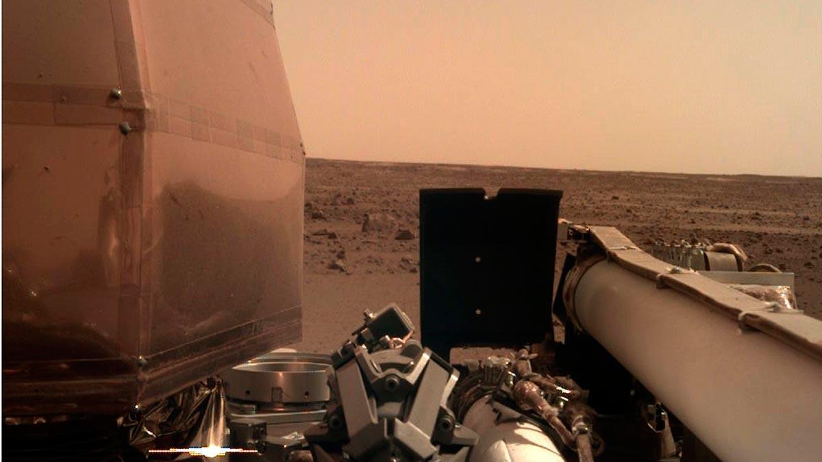 La nave Insight aterriza con éxito en Marte