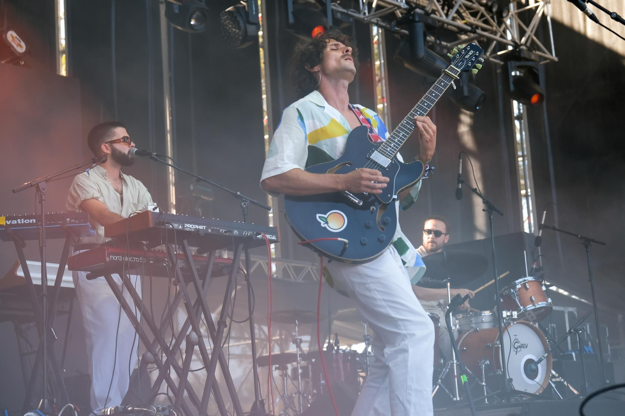 Primer día de conciertos en el Festival Cala Mijas 2023: Juicy Bae y Vera Fauna.
