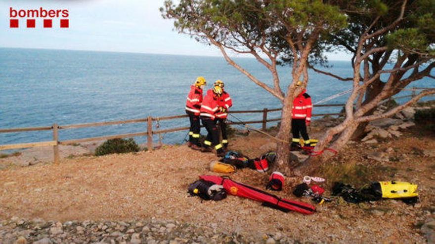 Els Bombers en el lloc dels fets.