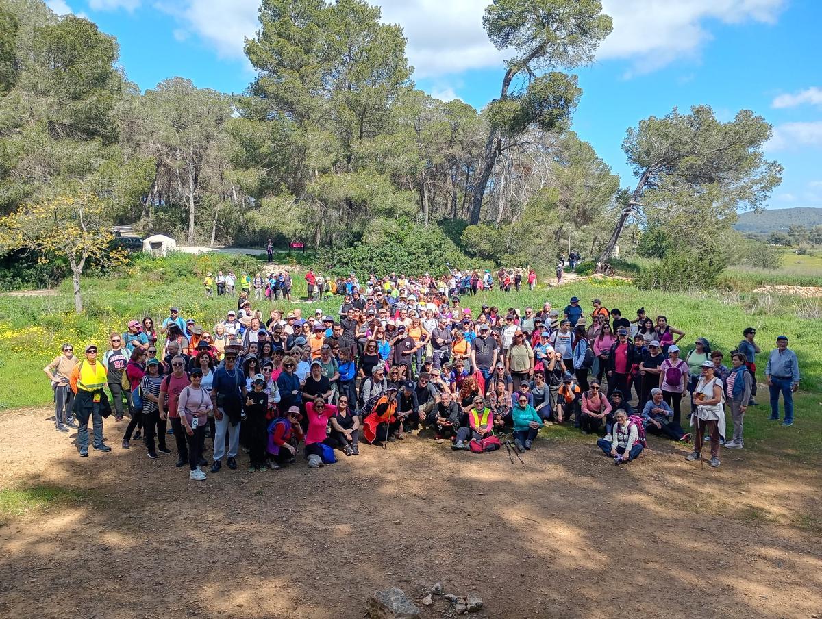 La jornada para reivindicar los caminos públicos de Ibiza y vías agropecuarias en imágenes La jornada para reivindicar los caminos públicos de Ibiza y vías agropecuarias en imágenes