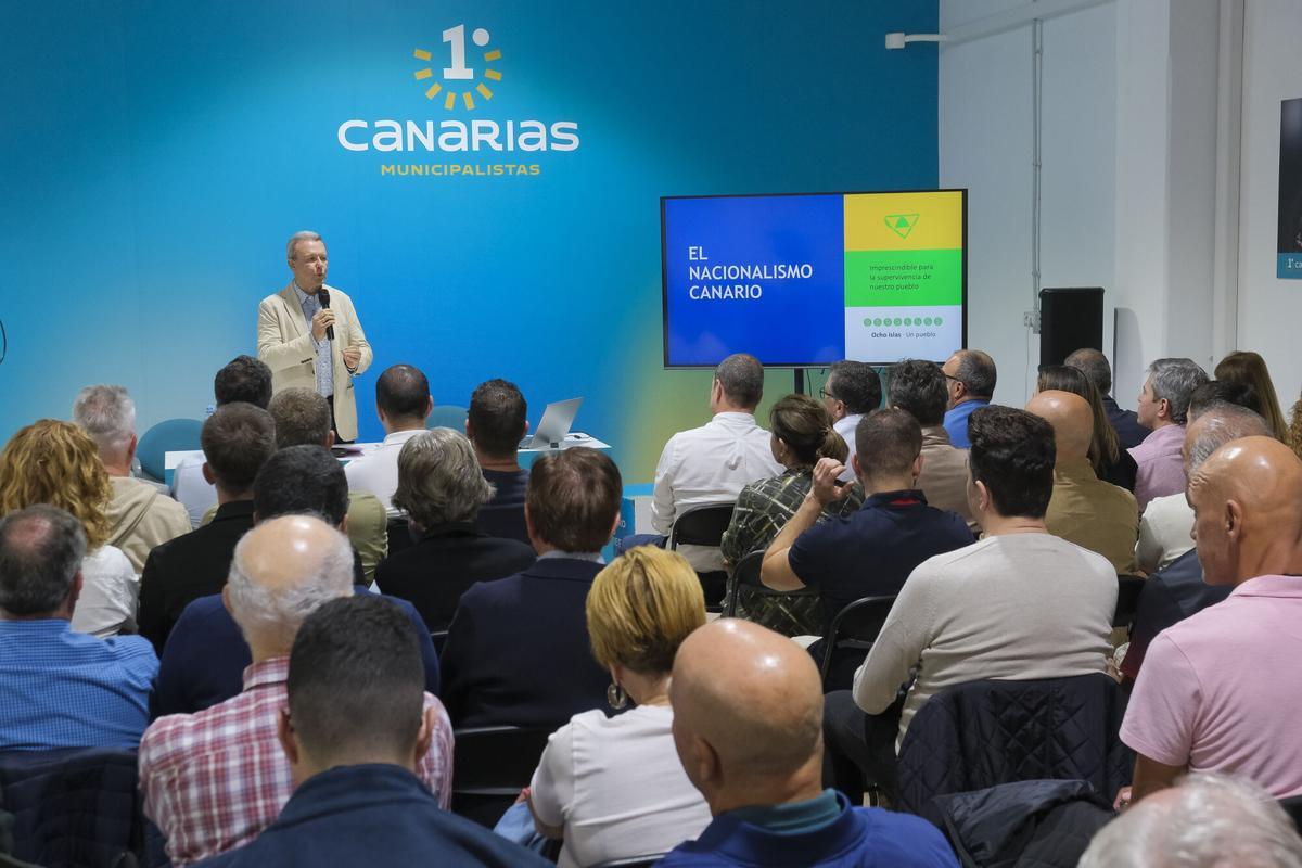 Conferencia de Marino Alduán sobre el nacionalismo, en la sede de 1º Canarias Conferencia de Marino Alduán sobre el nacionalismo, en la sede de 1º Canarias