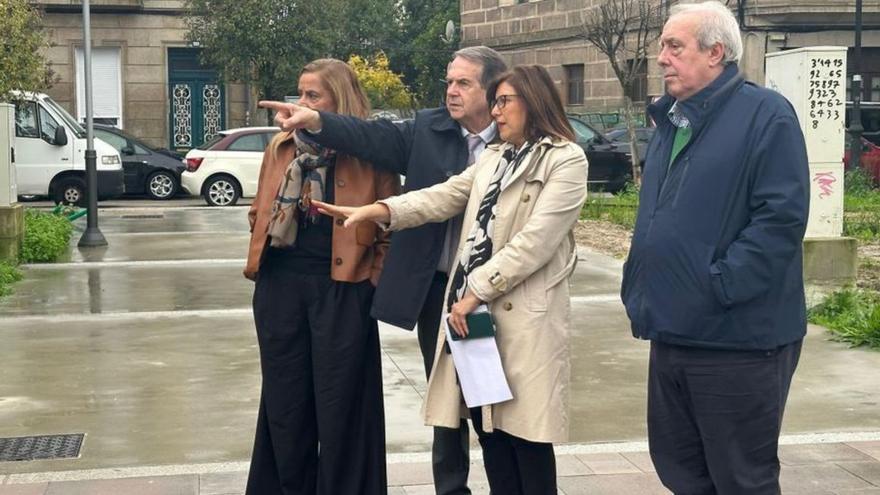 Caballero, Silva y Caride, en la plaza.