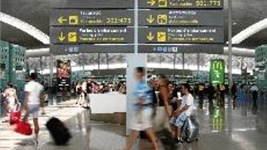 El Prat registra 4,6 milions d&#039;usuaris, un 9,6% més que el 2015