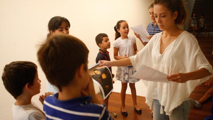 Asistentes a un taller para niños desarrollado en el Museo de Zamora