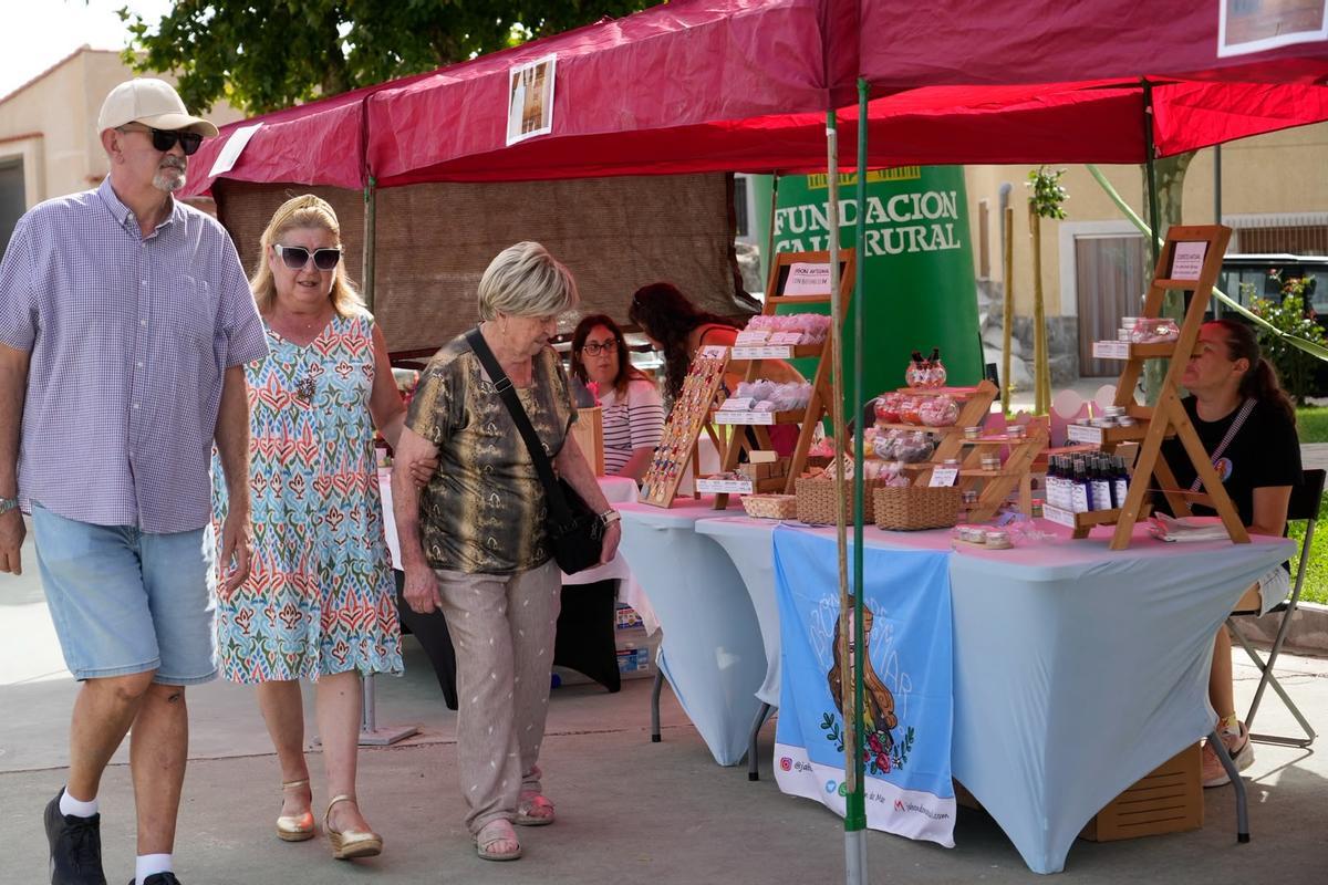GALERÍA | Pereruela exalta su alfarería tradicional en una feria