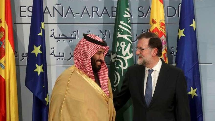 Bin Salmán y Mariano Rajoy, en el Palacio de la Moncloa. // Efe