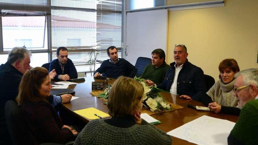 Reunión de ayer del gobierno y grupos de la oposición con ambulantes. // Gonzalo Núñez