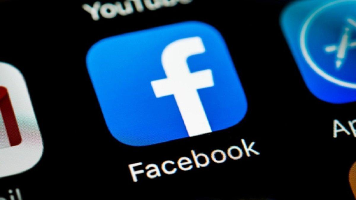 Un bug en iPhone enciende la cámara en la app de Facebook